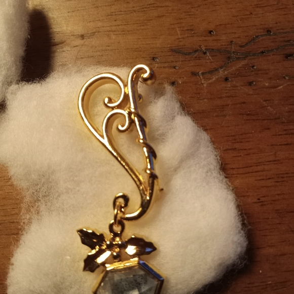 Vintage Lantern Light diamond gold tone Brooch.nib dated 1991 named winter glow - Picture 5 of 12